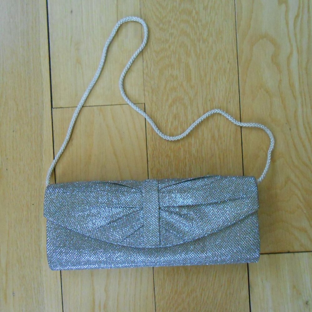 JESSICA MCCLINTOCK SEQUIN PURSE WITH STRAP-SNAP FRONT-EXCELLENT